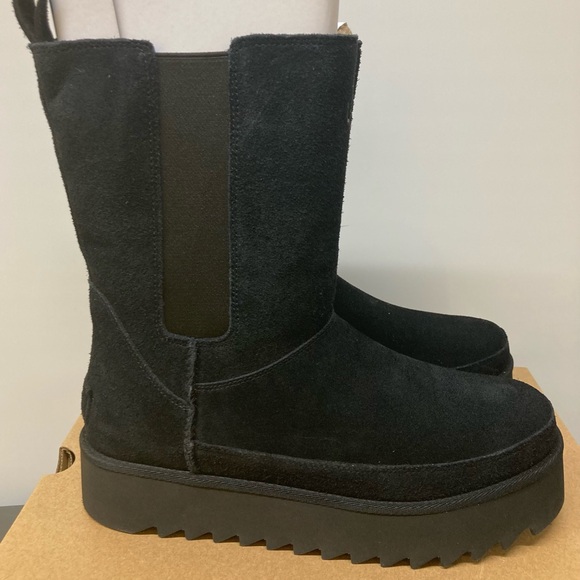 UGG CHELSEA PLATFORM SHORT SIZE 9 BLACK - Picture 4 of 5